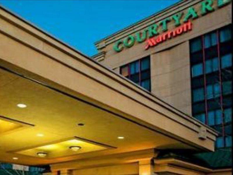 Courtyard By Marriott New York Laguardia Airport Hotell Exteriör bild