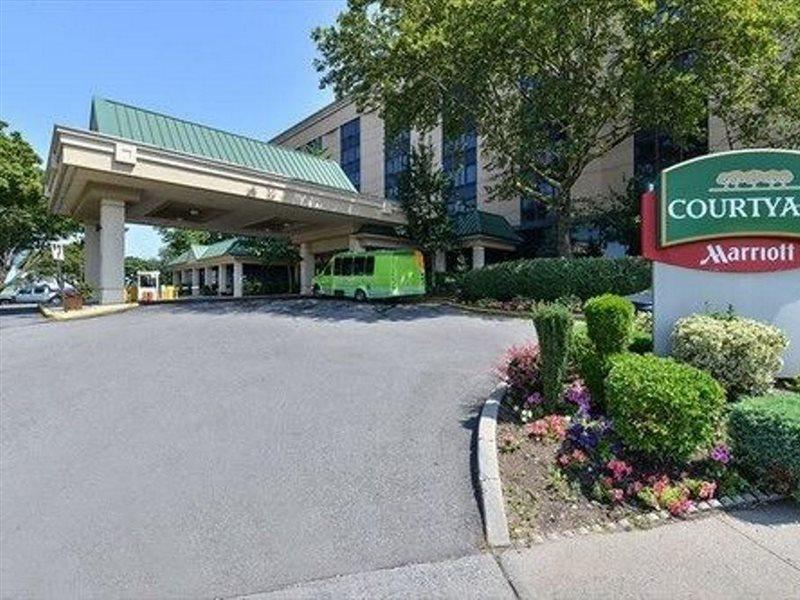 Courtyard By Marriott New York Laguardia Airport Hotell Exteriör bild