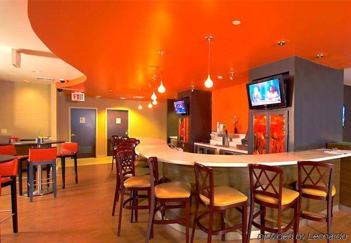 Courtyard By Marriott New York Laguardia Airport Hotell Restaurang bild