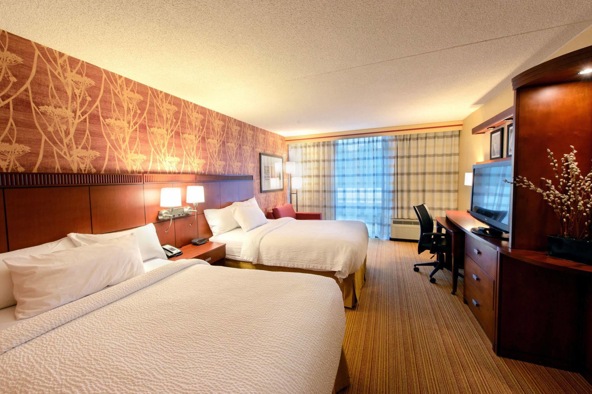 Courtyard By Marriott New York Laguardia Airport Hotell Exteriör bild